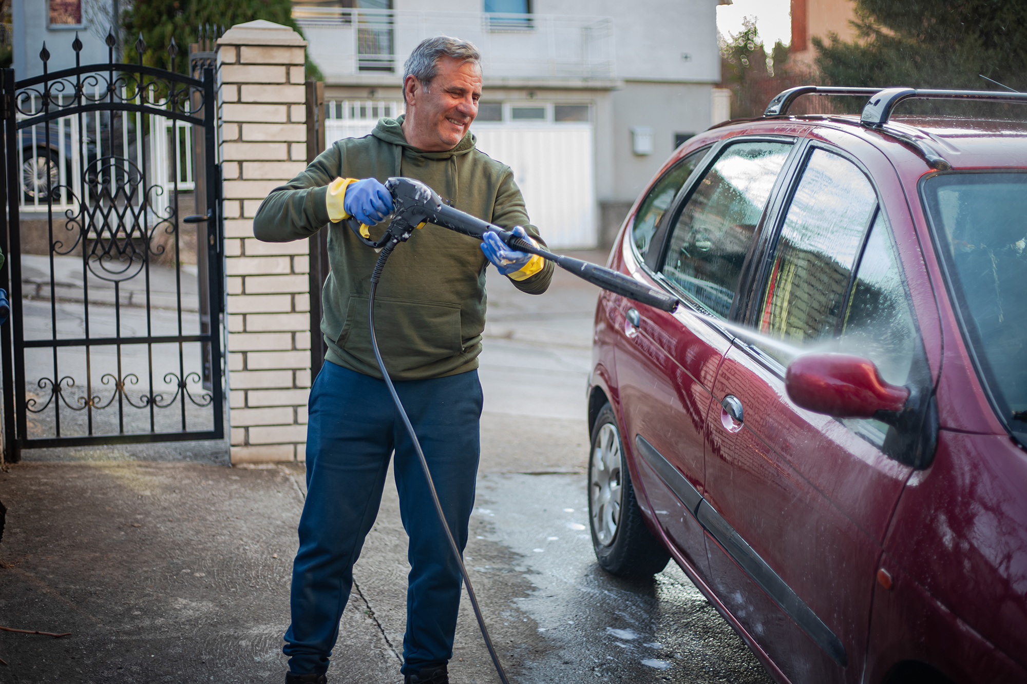 Захищаємо кузов авто власними руками: як працює твердий віск